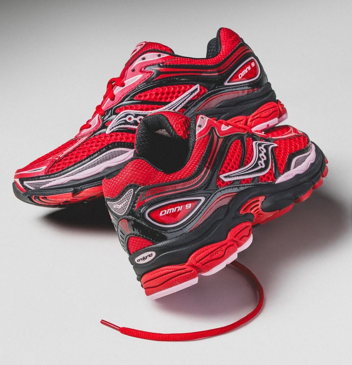 Soucony V Red
